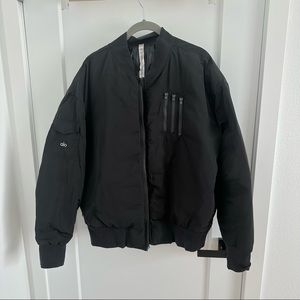 🆕 Alo Yoga Squad Down Jacket